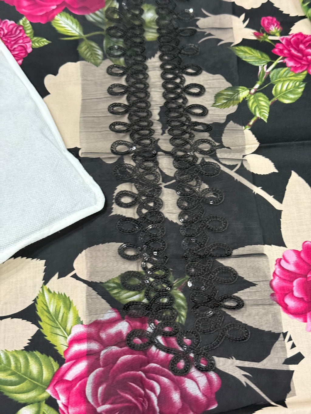Baroque EMBROIDERED LAWN UF-532