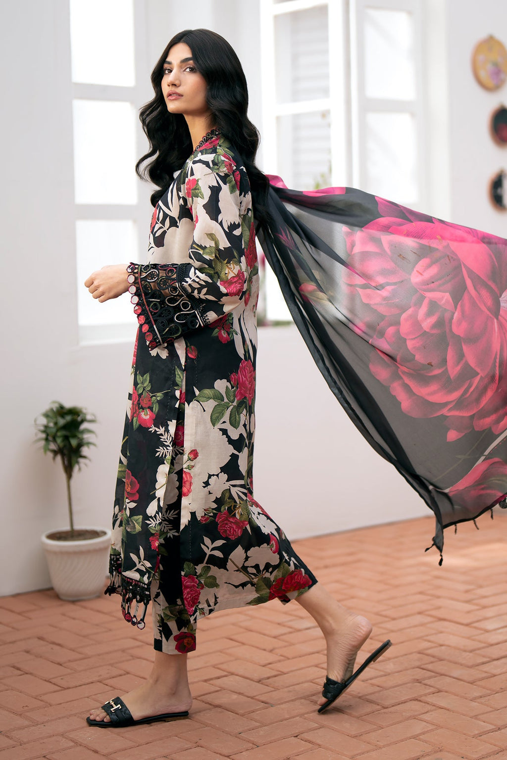 Baroque EMBROIDERED LAWN UF-532