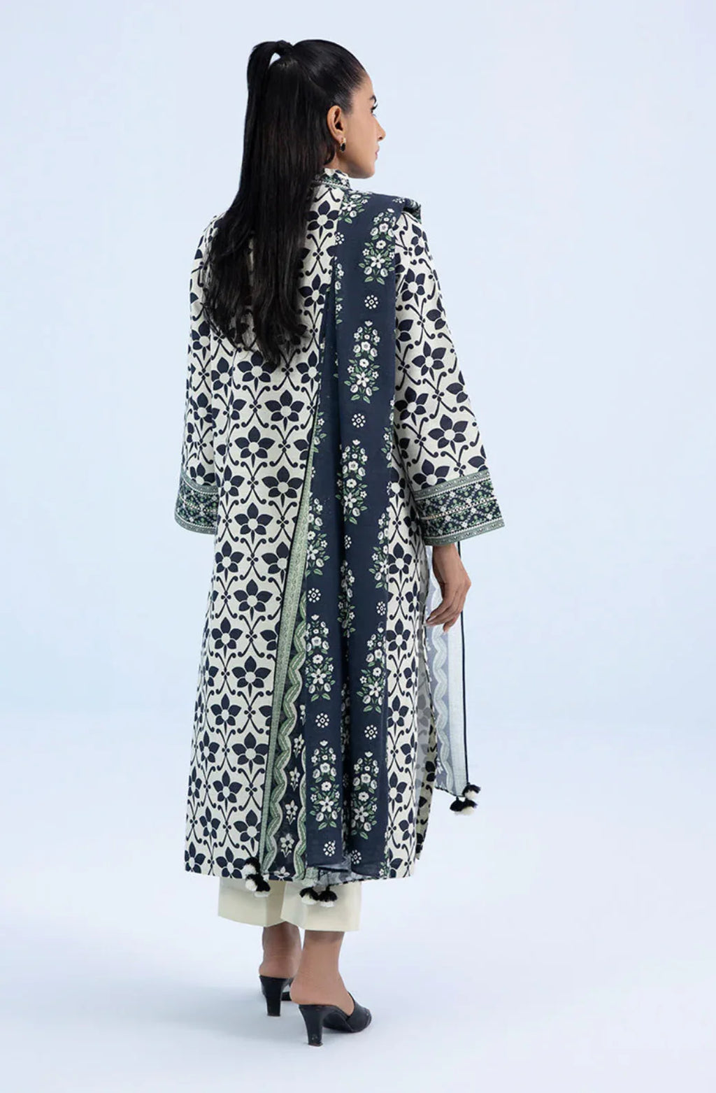 Sapphire original factory leftover | U2D-DY2V7-10WS Unstitched Printed Lawn Collection 2025
Volume-05 by Sapphire