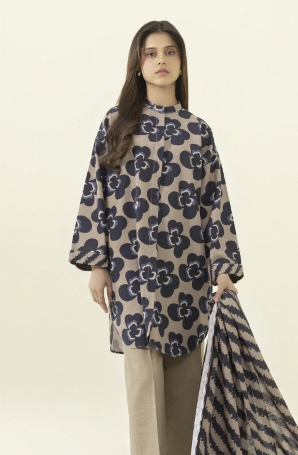 Sapphire original factory leftover | U3P-DY23V6-17WS Unstitched Printed Lawn Collection 2025
Volume-04 by Sapphire